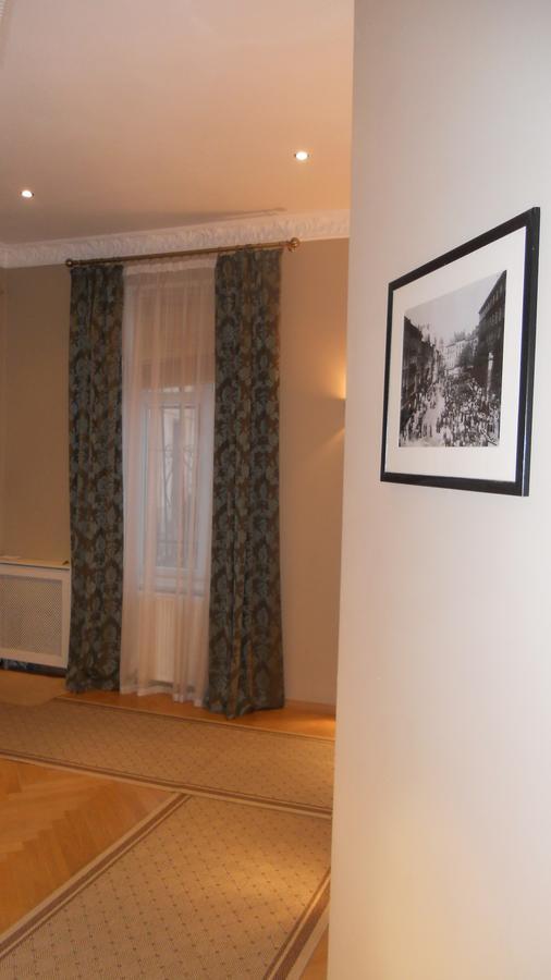 Old Town Apartments Lviv Bagian luar foto